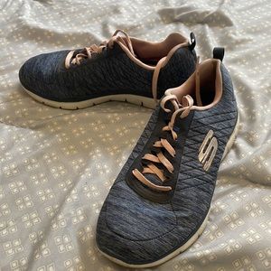 Light Weight Memory Foam Women’s Sketchers, 8.5